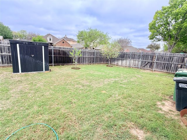 900 Ascension Drive, Hurst, TX 76053