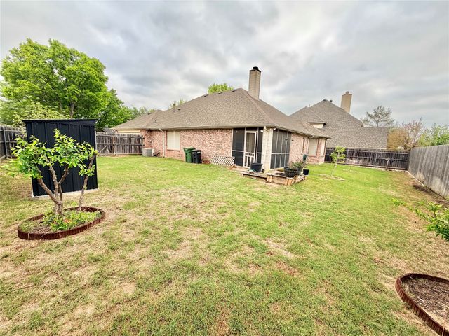 900 Ascension Drive, Hurst, TX 76053