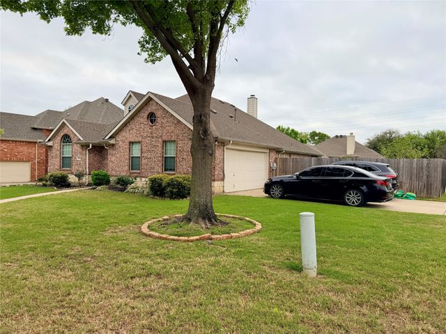 900 Ascension Drive, Hurst, TX 76053