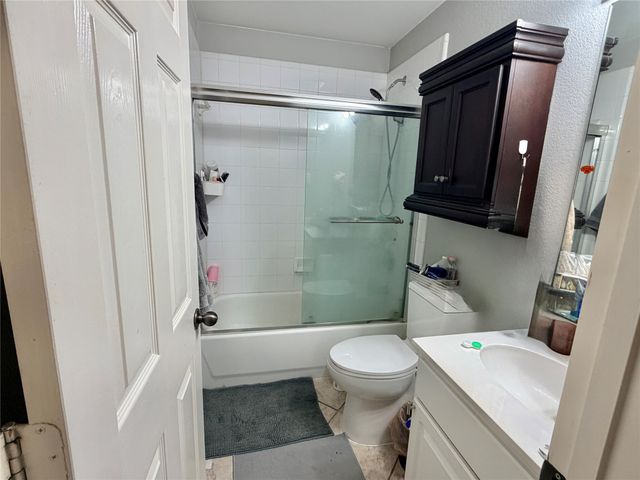 900 Ascension Drive, Hurst, TX 76053