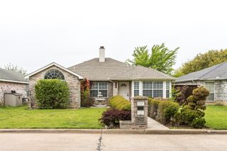 5922 Royalcrest Drive, Arlington, TX 76017