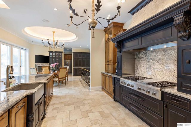 306 S 93rd Avenue, Omaha, NE 68114