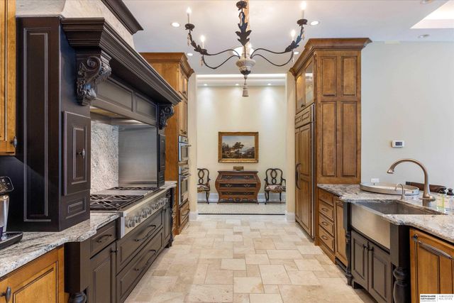306 S 93rd Avenue, Omaha, NE 68114