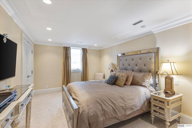 306 S 93rd Avenue, Omaha, NE 68114