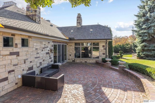 306 S 93rd Avenue, Omaha, NE 68114