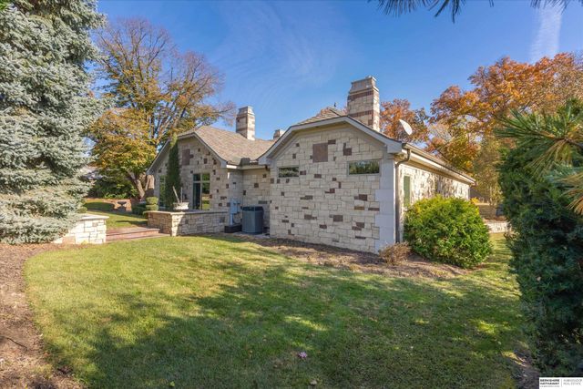 306 S 93rd Avenue, Omaha, NE 68114