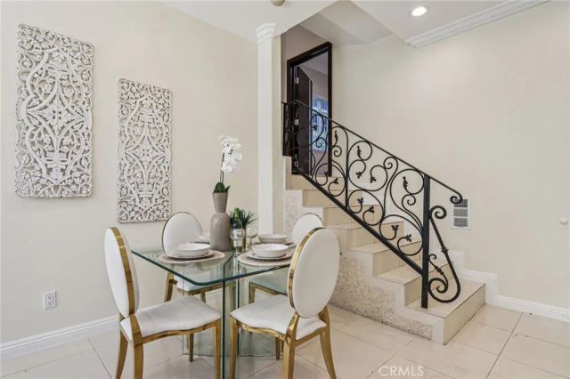 4520 Kingswell Avenue, Los Angeles, CA 90027