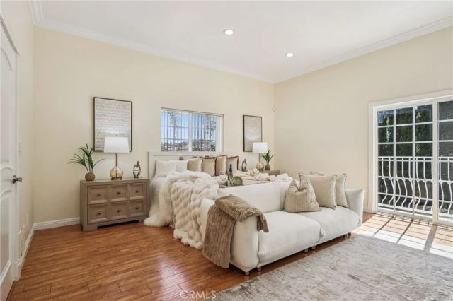 4520 Kingswell Avenue, Los Angeles, CA 90027