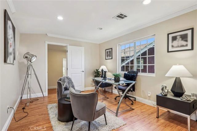 4520 Kingswell Avenue, Los Angeles, CA 90027