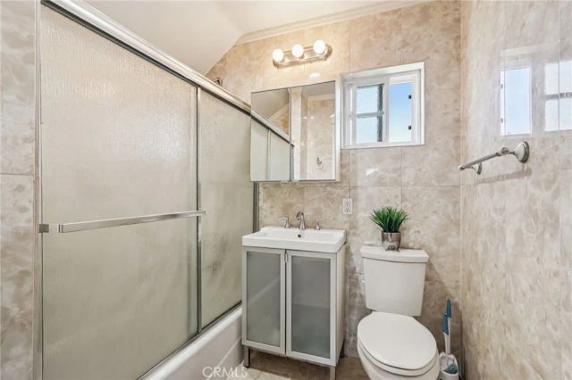 4520 Kingswell Avenue, Los Angeles, CA 90027