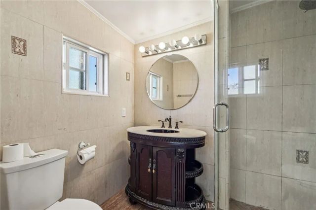 4520 Kingswell Avenue, Los Angeles, CA 90027