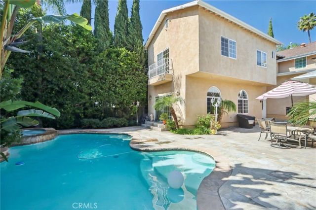 4520 Kingswell Avenue, Los Angeles, CA 90027