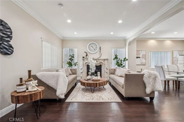 4520 Kingswell Avenue, Los Angeles, CA 90027