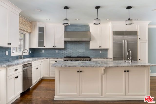 2624 N Commonwealth Avenue, Los Angeles, CA 90027