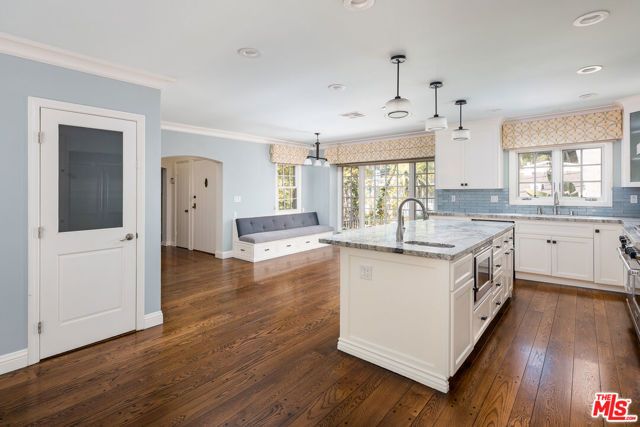 2624 N Commonwealth Avenue, Los Angeles, CA 90027