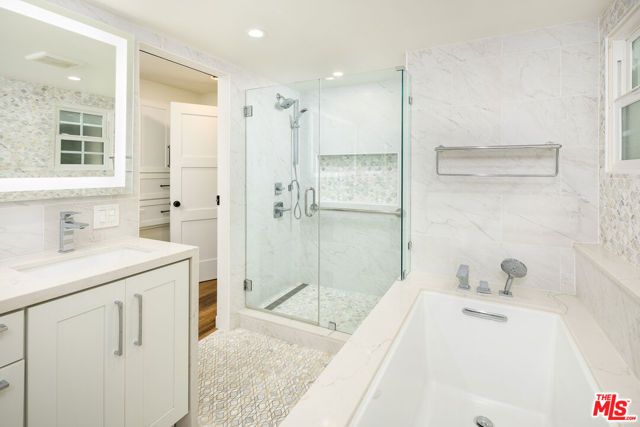 2624 N Commonwealth Avenue, Los Angeles, CA 90027