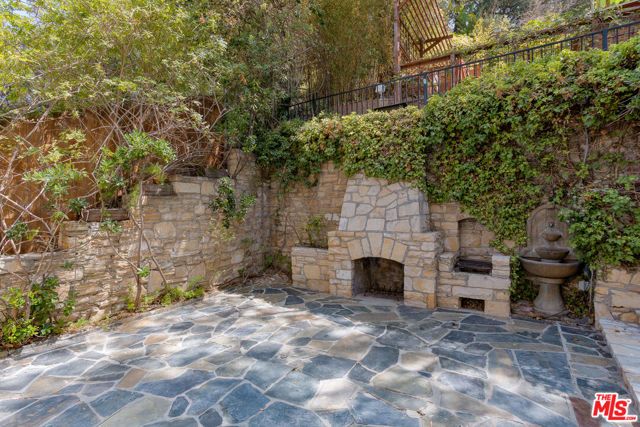 2624 N Commonwealth Avenue, Los Angeles, CA 90027