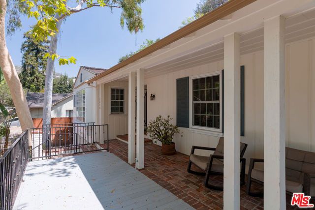 2624 N Commonwealth Avenue, Los Angeles, CA 90027