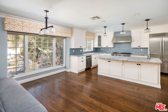 2624 N Commonwealth Avenue, Los Angeles, CA 90027