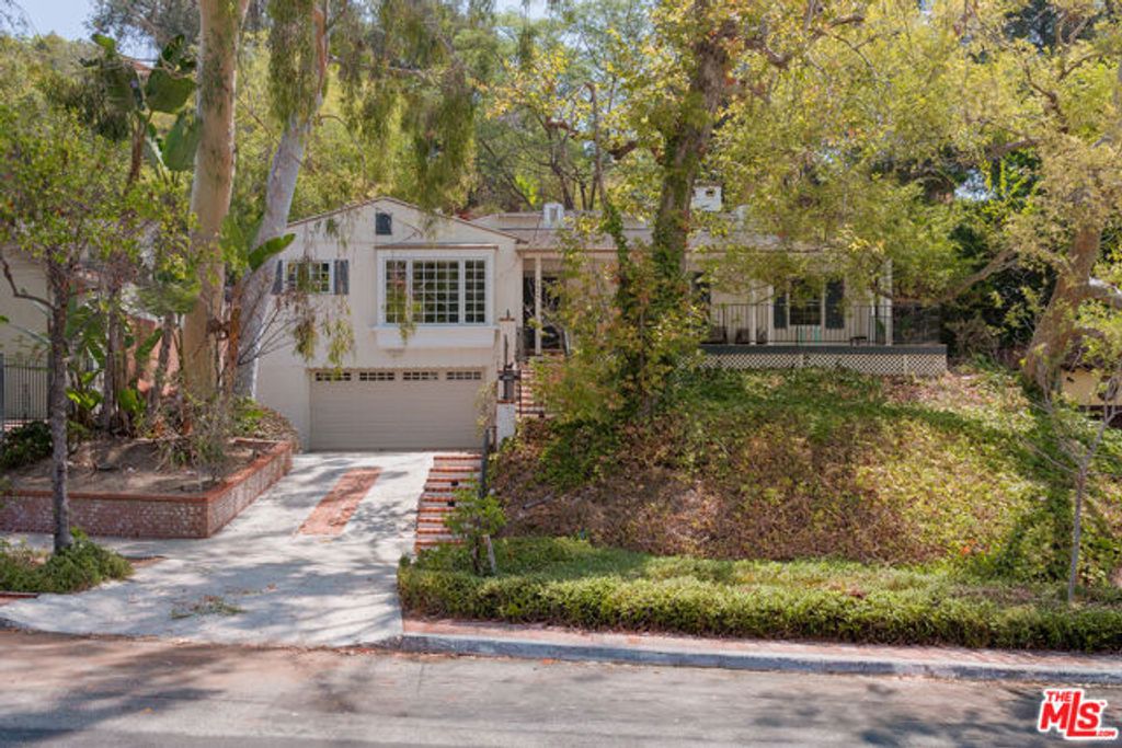 2624 N Commonwealth Avenue, Los Angeles, CA 90027