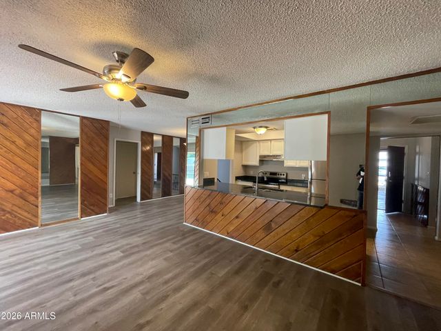 4507 W GARDENIA Avenue, Glendale, AZ 85301