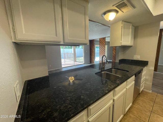 4507 W GARDENIA Avenue, Glendale, AZ 85301