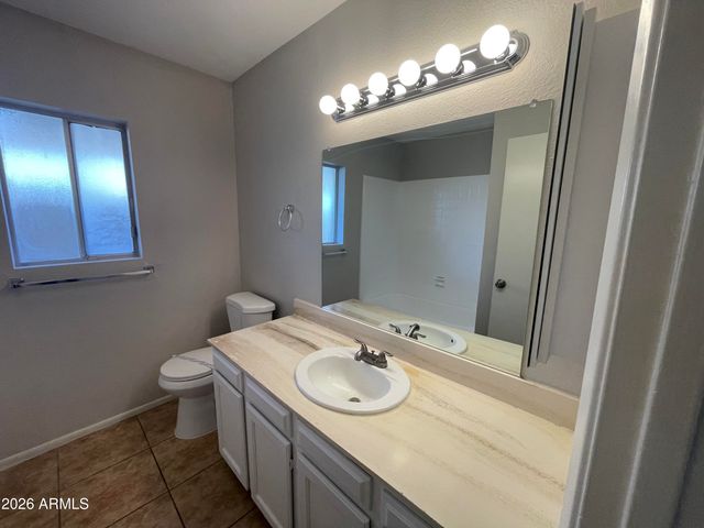 4507 W GARDENIA Avenue, Glendale, AZ 85301
