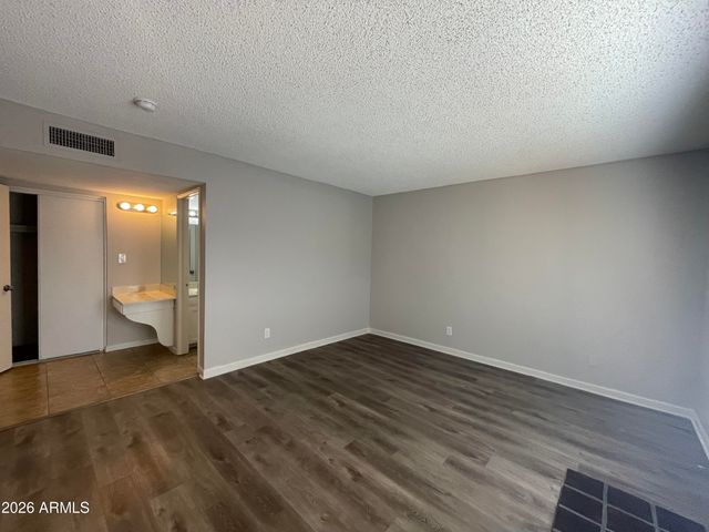4507 W GARDENIA Avenue, Glendale, AZ 85301