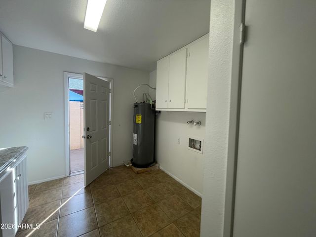 4507 W GARDENIA Avenue, Glendale, AZ 85301