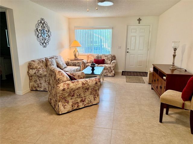 8969 SW 95TH STREET B, Ocala, FL 34481