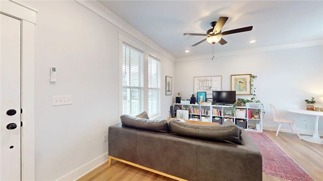 1044 S Beebalm Avenue, Fayetteville, AR 72701