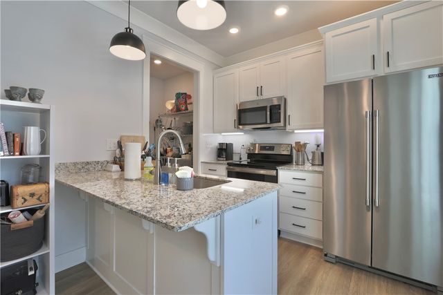 1044 S Beebalm Avenue, Fayetteville, AR 72701