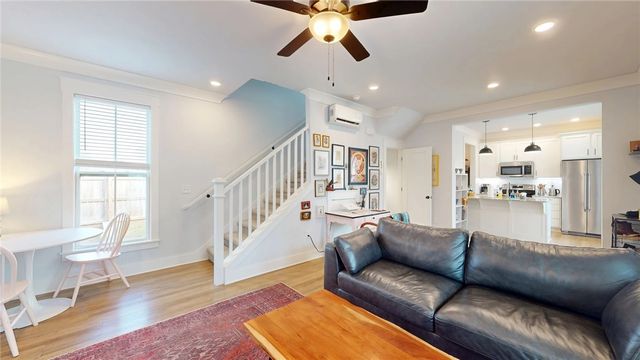 1044 S Beebalm Avenue, Fayetteville, AR 72701