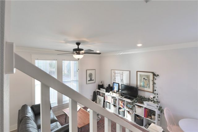 1044 S Beebalm Avenue, Fayetteville, AR 72701