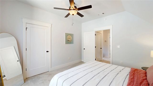 1044 S Beebalm Avenue, Fayetteville, AR 72701