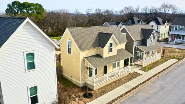 1044 S Beebalm Avenue, Fayetteville, AR 72701