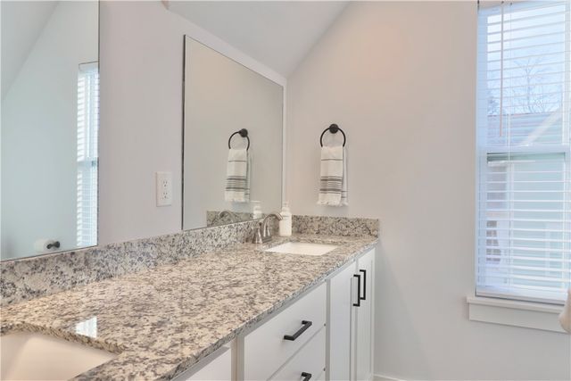 1044 S Beebalm Avenue, Fayetteville, AR 72701