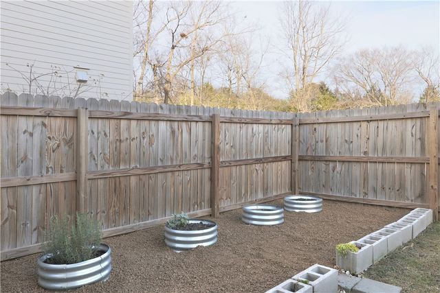 1044 S Beebalm Avenue, Fayetteville, AR 72701