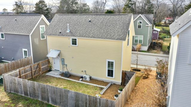 1044 S Beebalm Avenue, Fayetteville, AR 72701