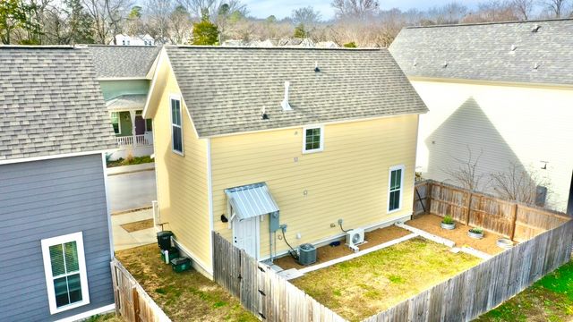 1044 S Beebalm Avenue, Fayetteville, AR 72701