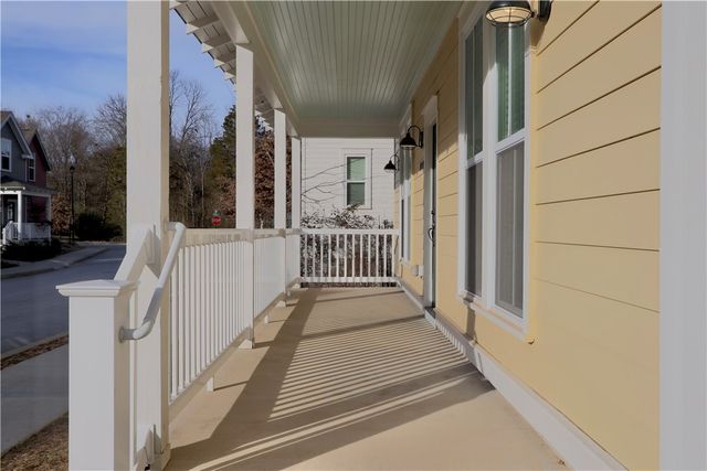 1044 S Beebalm Avenue, Fayetteville, AR 72701