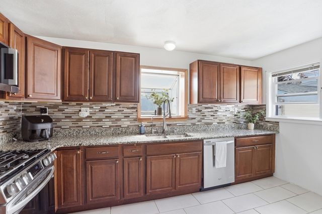 23 Houghton St., Lowell, MA 01851