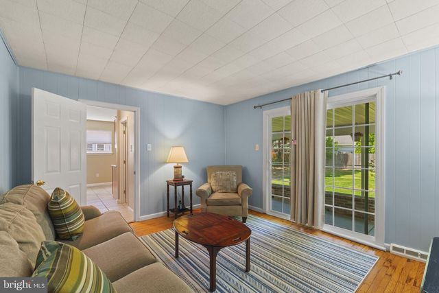 214 WESTBURY DR, Warminster, PA 18974
