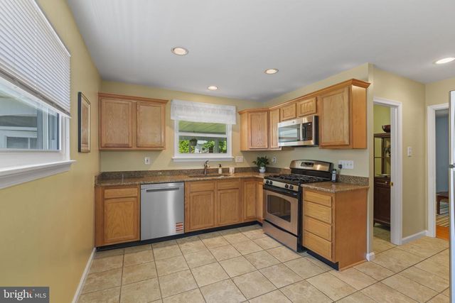 214 WESTBURY DR, Warminster, PA 18974