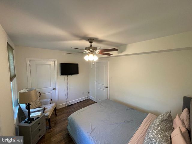 8129 PINE RD, Philadelphia, PA 19111