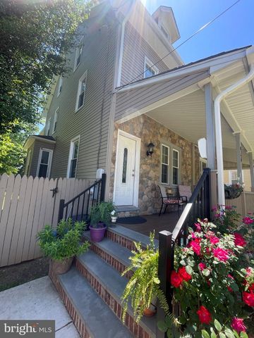8129 PINE RD, Philadelphia, PA 19111