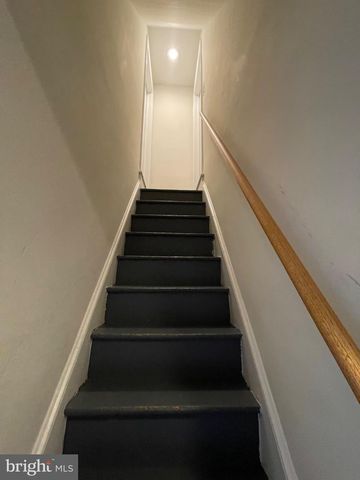 8129 PINE RD, Philadelphia, PA 19111