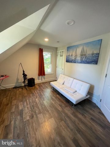 8129 PINE RD, Philadelphia, PA 19111