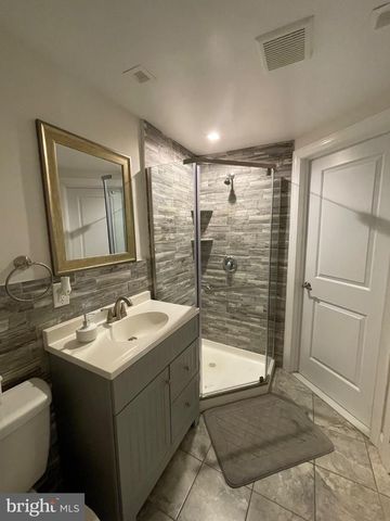 8129 PINE RD, Philadelphia, PA 19111