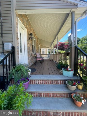 8129 PINE RD, Philadelphia, PA 19111